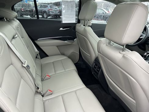 Used 2022 Cadillac XT4 Luxury w/ Cold Weather Package image 17