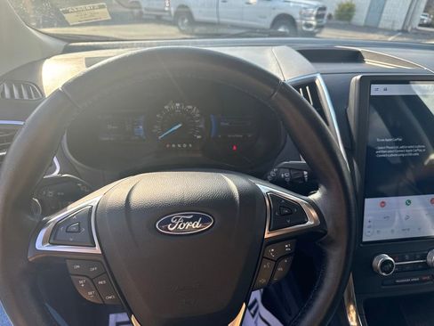 Used 2022 Ford Edge Titanium image 15