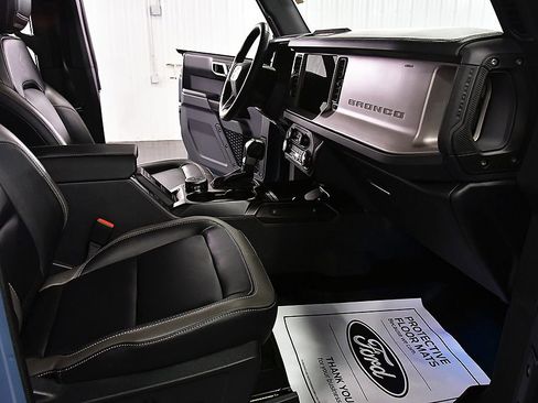 Used 2025 Ford Bronco Outer Banks image 29