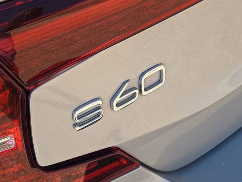 Used 2024 Volvo S60 B5 Plus image 12