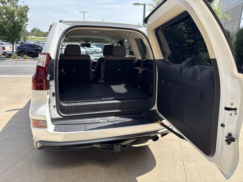 Used 2020 Lexus GX 460 Premium AWD/4WD image 32