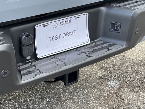 New 2025 Nissan Frontier PRO-4X w/ Pro Convenience Package image 31