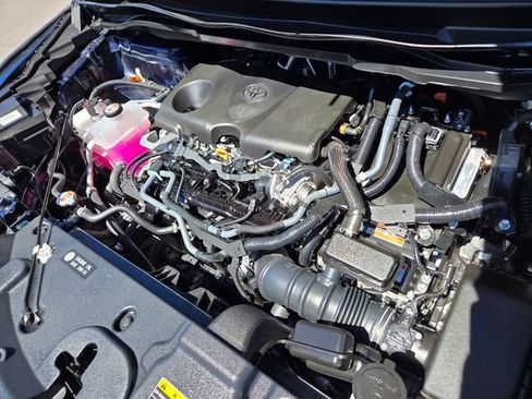 Used 2025 Toyota Sienna XLE FWD image 17