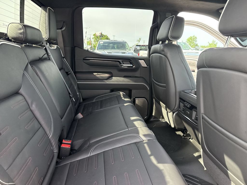 Certified 2026 GMC Sierra 1500 AT4X w/ AT4X AEV Edition AWD/4WD image 34