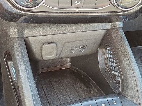 Used 2025 Chevrolet TrailBlazer LT image 29