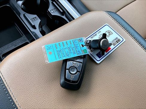 Used 2024 Ford F250 Lariat w/ Lariat Ultimate Package AWD/4WD image 14