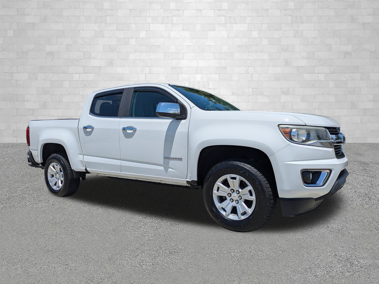 Used 2017 Chevrolet Colorado LT w/ Luxury Package, Chrome RWD image 1