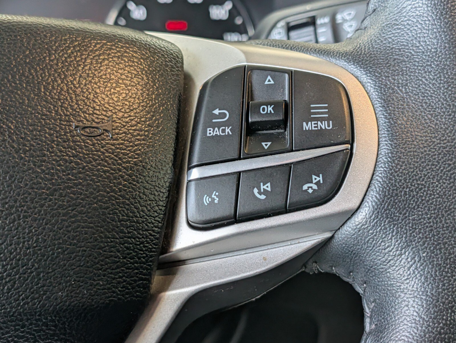 Used 2022 Ford Explorer XLT w/ Equipment Group 202A AWD/4WD image 21