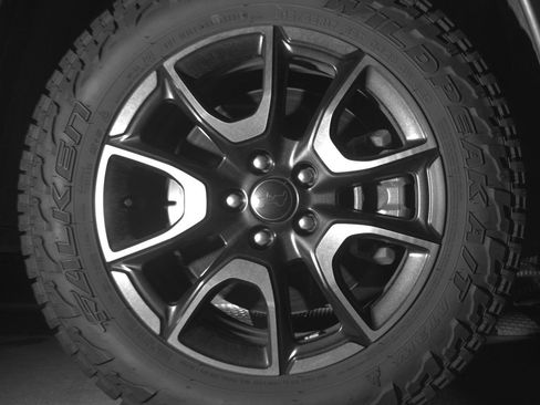 Used 2025 Jeep Compass Trailhawk image 13