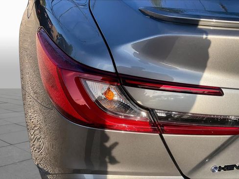 Used 2025 Toyota Camry SE w/ Convenience Package FWD image 29