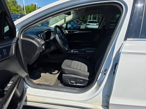 Certified 2019 Ford Fusion SE AWD/4WD image 20