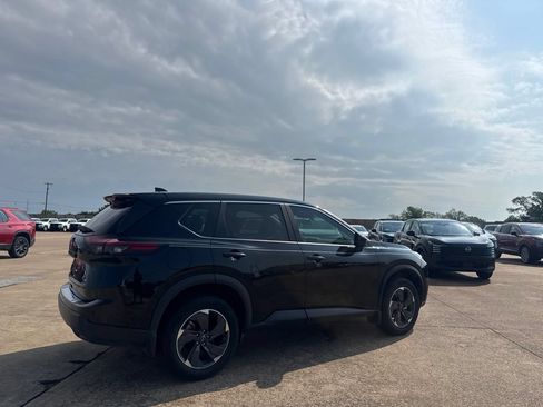 Certified 2024 Nissan Rogue SV FWD image 23