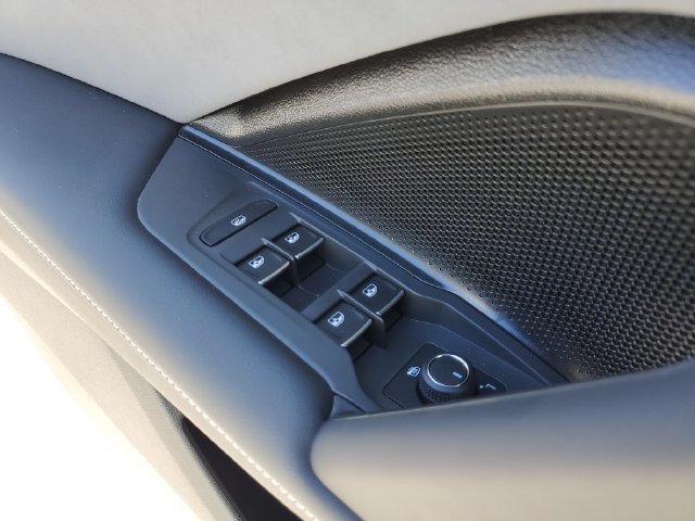 New 2026 Volkswagen Tiguan SE R-Line FWD image 30
