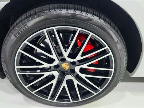 Used 2023 Porsche Macan GTS image 34