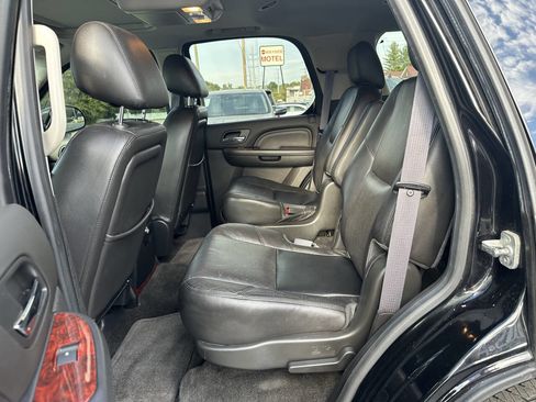 Used 2013 Cadillac Escalade Luxury image 20