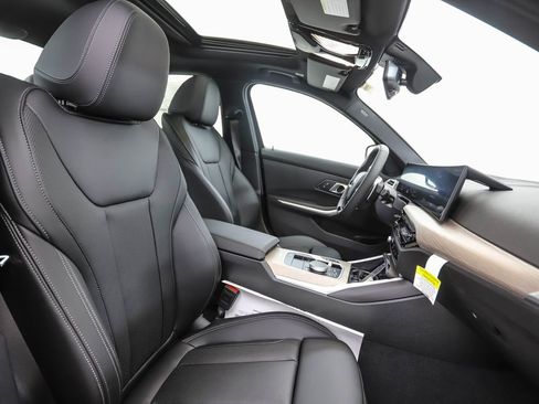 Certified 2025 BMW 330i xDrive Sedan w/ Convenience Package image 28