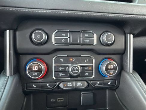 Used 2022 Chevrolet Suburban LT AWD/4WD image 78