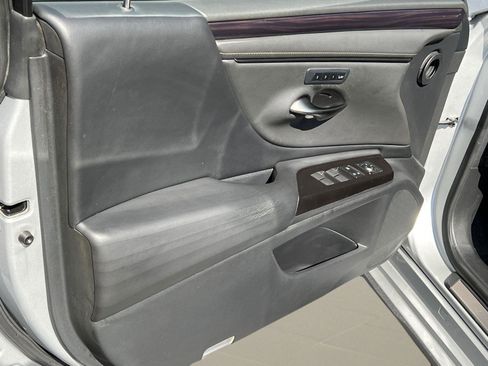 Used 2019 Lexus ES 350 Luxury w/ Accessory Package image 11