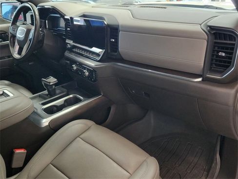 Used 2022 GMC Sierra 1500 SLT image 14
