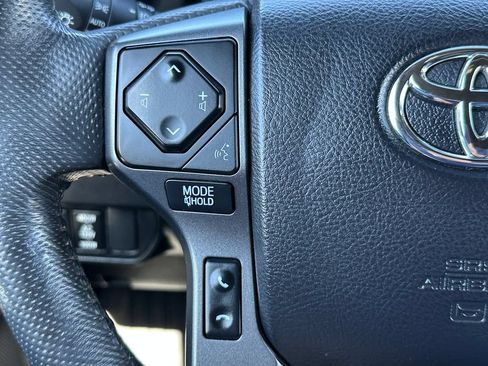 Used 2021 Toyota Tacoma TRD Off-Road w/ Technology Package AWD/4WD image 25