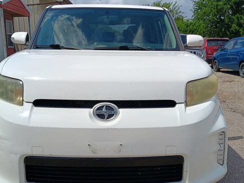 Used 2013 Scion xB FWD image 6