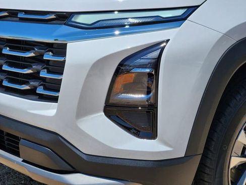 New 2026 Chevrolet Equinox LT w/ Convenience Package II AWD/4WD image 6