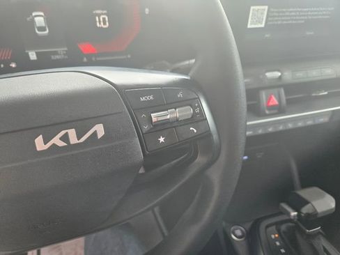 Used 2025 Kia K4 FWD image 14