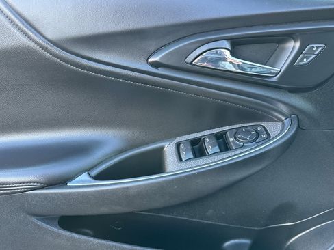 Used 2019 Chevrolet Malibu Hybrid w/ Leather Package image 10