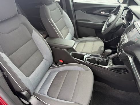 Used 2023 Chevrolet TrailBlazer LT FWD image 17