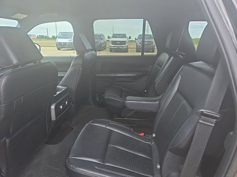Used 2021 Ford Expedition XLT AWD/4WD image 12