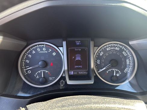 Used 2017 Toyota Tacoma SR5 w/ Tow Package image 3