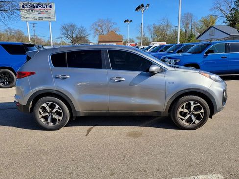 Used 2020 Kia Sportage LX AWD/4WD image 3