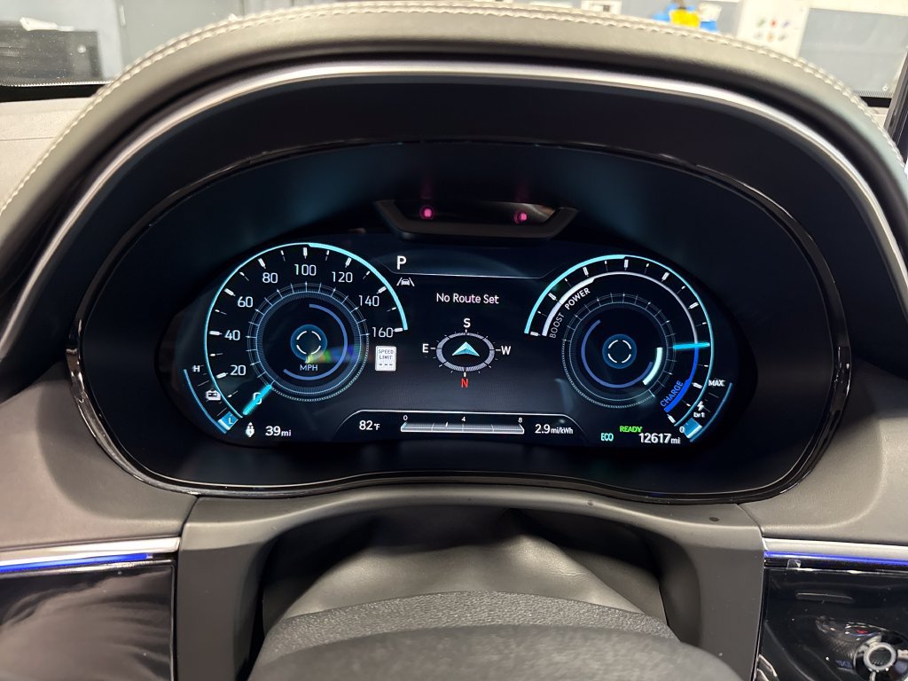 Used 2025 Genesis Electrified GV70 AWD/4WD image 18