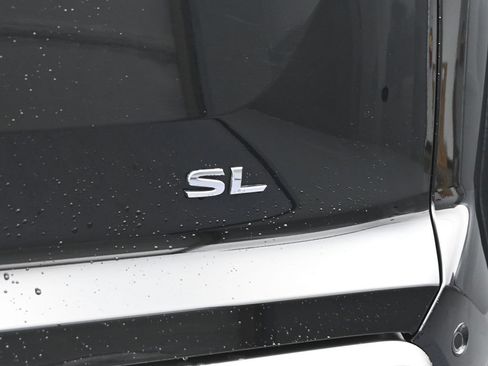 Used 2025 Nissan Pathfinder SL image 10