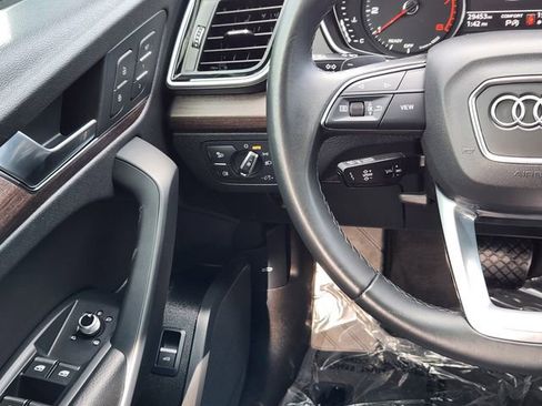 Used 2023 Audi Q5 2.0T Premium w/ Convenience Package image 26