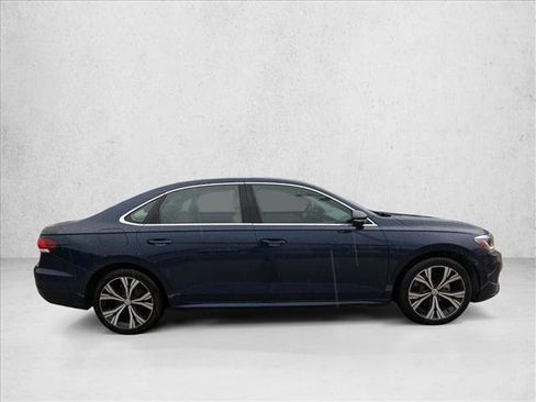 Used 2021 Volkswagen Passat 2.0T SE w/ Luggage Net & Mats Package image 4