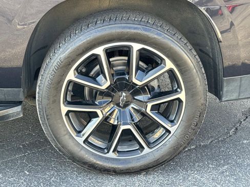 Used 2022 Chevrolet Suburban RST w/ Sport Performance Package image 3