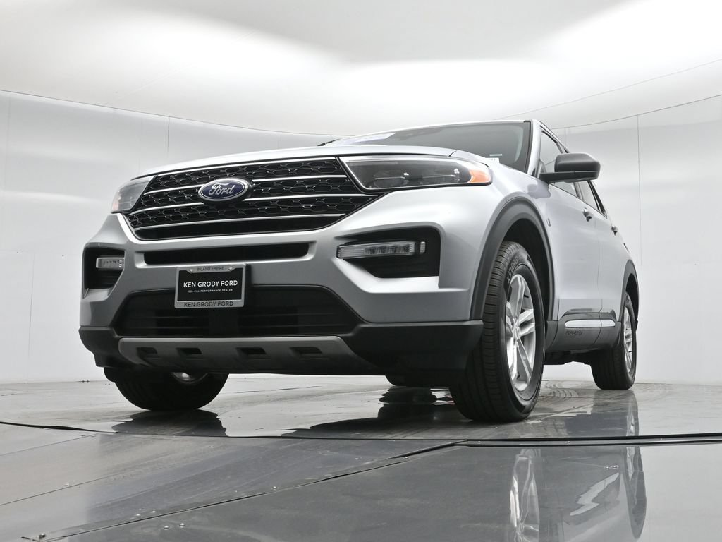 Used 2024 Ford Explorer XLT w/ Equipment Group 202A AWD/4WD image 45