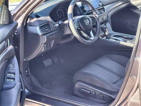 Used 2018 Honda Accord EX image 3