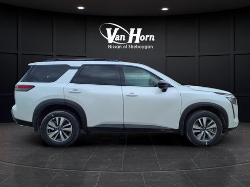 New 2026 Nissan Pathfinder SL AWD/4WD image 7