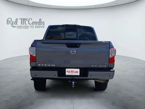 Used 2020 Nissan Titan SV w/ SV Convenience Package AWD/4WD image 4