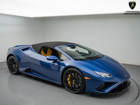 Used 2023 Lamborghini Huracan EVO image 19