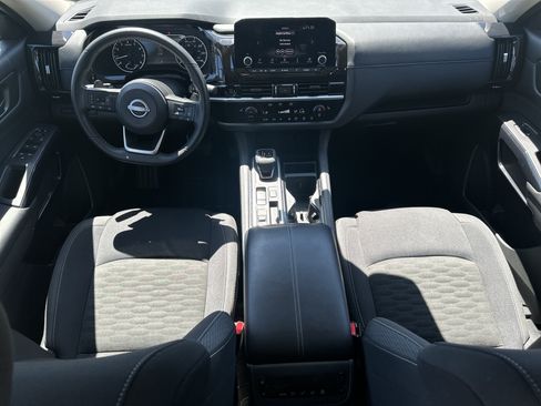 Used 2025 Nissan Pathfinder SV FWD image 23