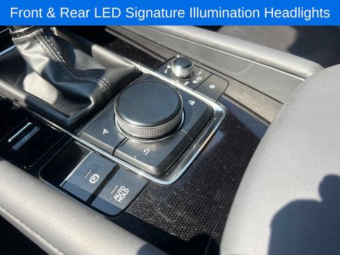Used 2019 MAZDA MAZDA3 Hatchback w/ Premium Package FWD image 13