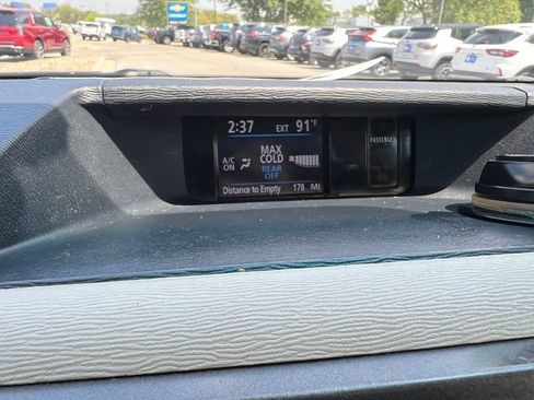 Used 2014 Toyota Sienna XLE FWD image 35