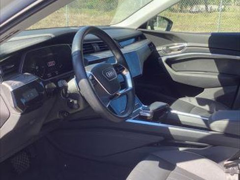 Used 2021 Audi e-tron Premium w/ Convenience Plus Package image 8