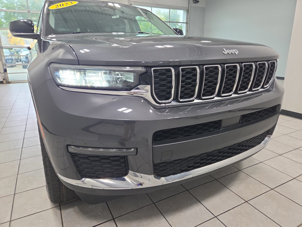 Used 2023 Jeep Grand Cherokee L Limited AWD/4WD image 22