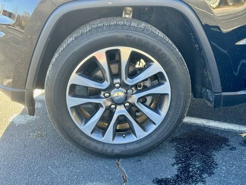 Used 2018 Jeep Grand Cherokee Limited w/ Luxury Group II image 31