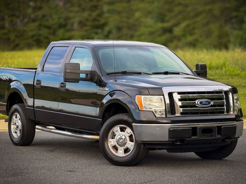 Used 2010 Ford F150 XLT AWD/4WD image 2