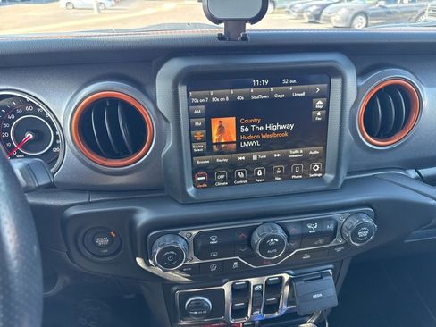 Used 2022 Jeep Gladiator Mojave w/ Trailer Tow Package image 5